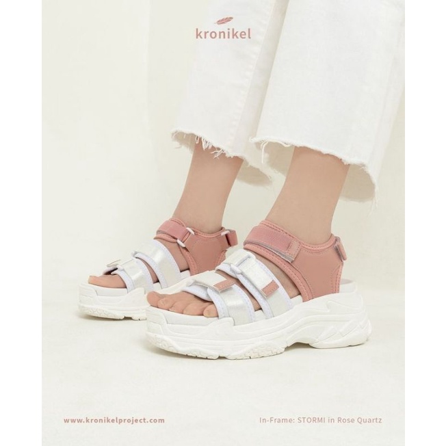 kronikel project STORMI in rose