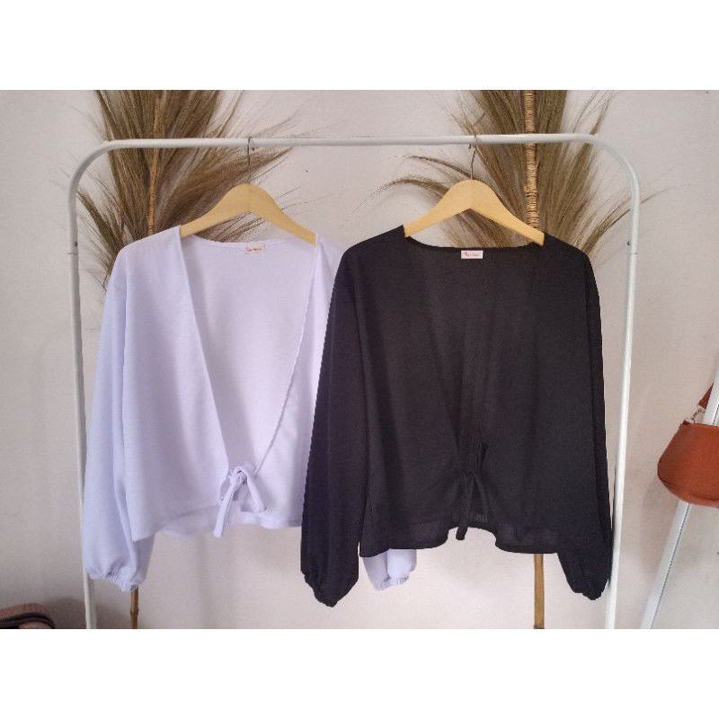 Meira Outer Black White