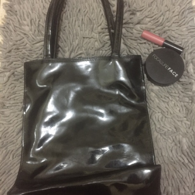 Totebag hitam •noBrand