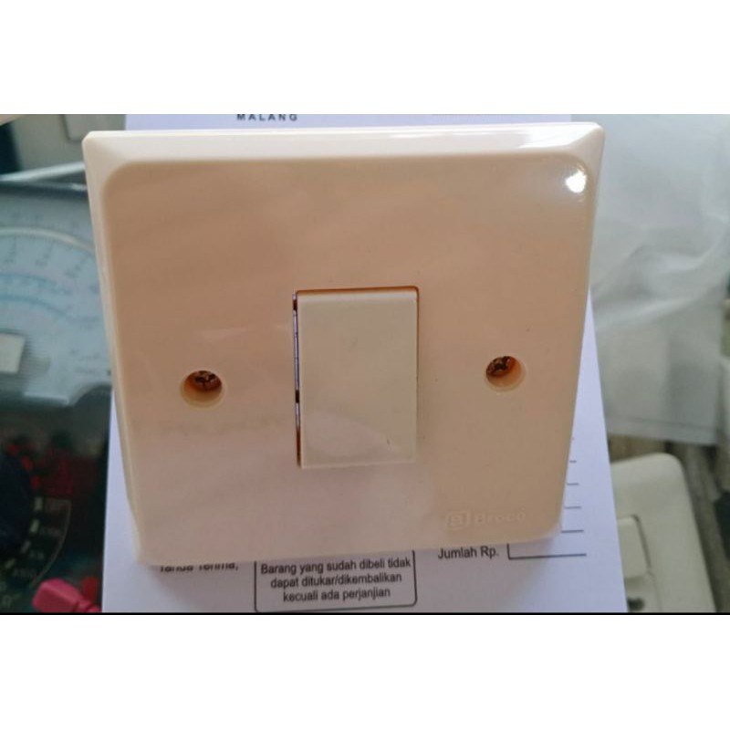 Saklar lampu tanam tunggal Broco alegra / ib engkel Broco alegra