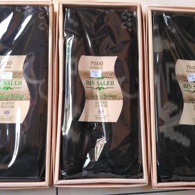 Sarung bin saleh kembang/ sarung motif kembang hitam