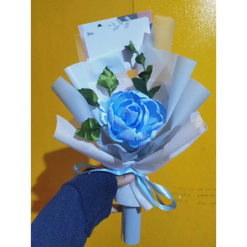 

BOUQUET/ BUKET WISUDA SINGLE PITA SATIN
