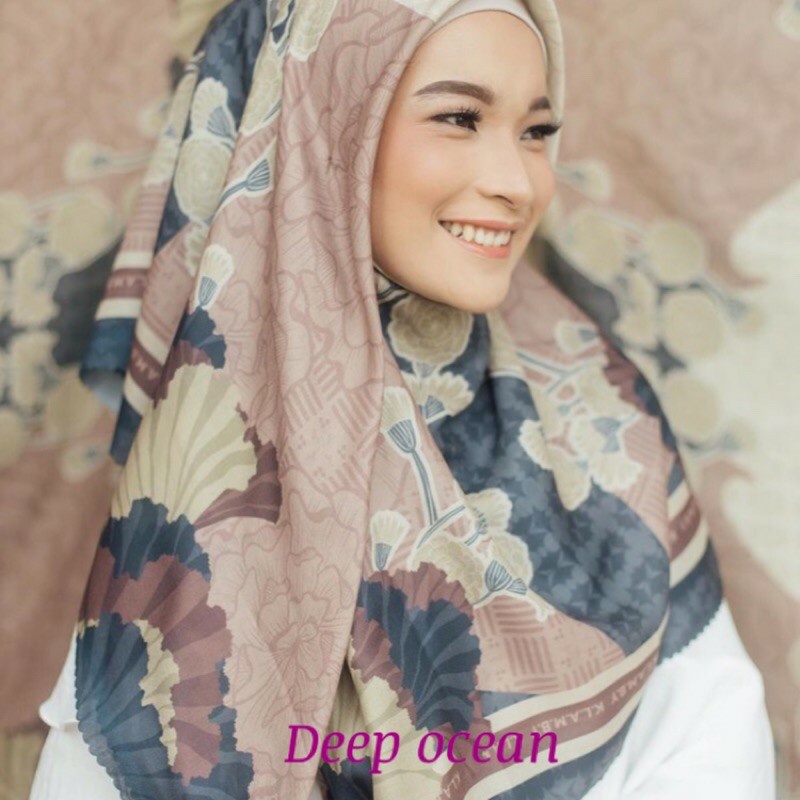 Bali Scarf Wearing Klamby