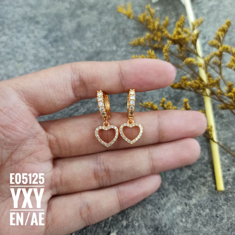 Anting Yaxiya Love Zircon Gold E05125