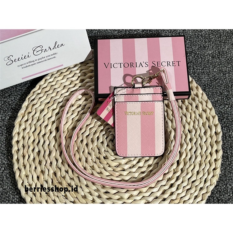 

A75- GANTUNGAN NAME TAG VICTORIAAS SECRET ID CARD ORIGINAL IMPORT ID CARD FHASION VS TERBARU ADA CARD HOLDER TEMPAT NARO KARTU DAN ID CARD KERJA KALUNG ID CARD KANTOR CARD HOLDER lanyard/ Kartu kerja/pemegang kartu id /DIY klasik /original/name tag holder