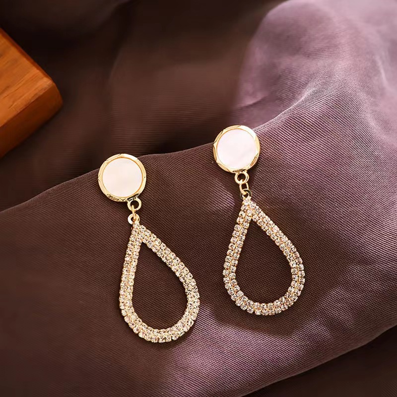 Anting Tusuk Gantung Panjang Desain Geometri Hias Berlian Gaya Korea Untuk Wanita