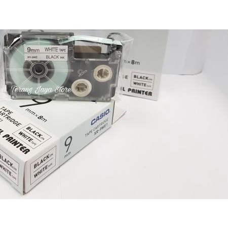 

♙ Tape Label Casio Black Ink White XR-9WE1 Label Casio 9mm (Putih) ❆