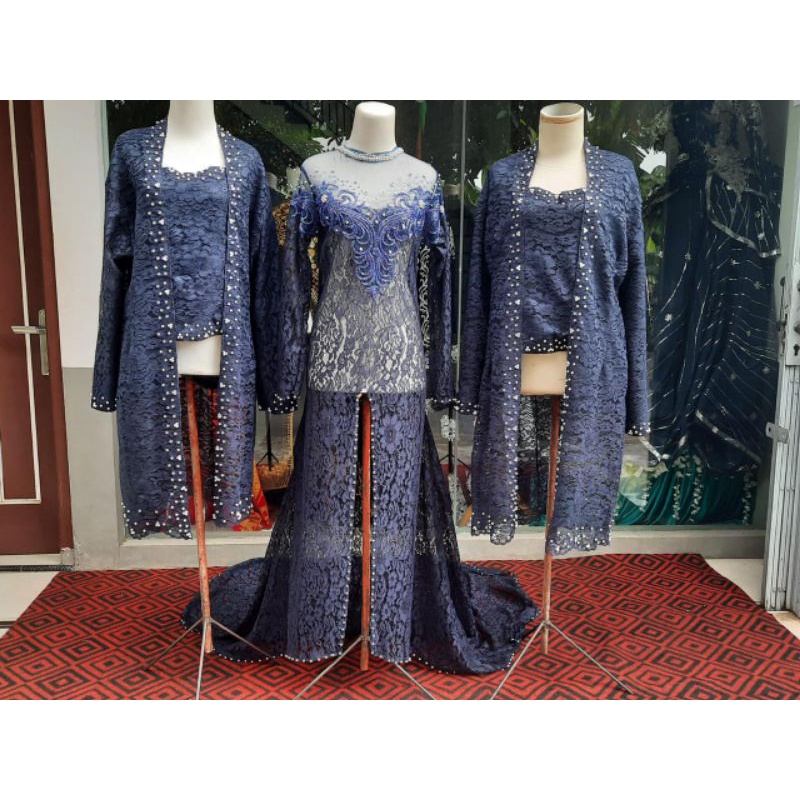 kebaya ekor+ 2 kebaya ibu besan