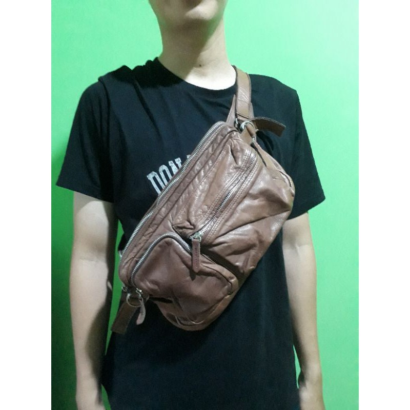 PRELOVED WAISTBAG KULIT
