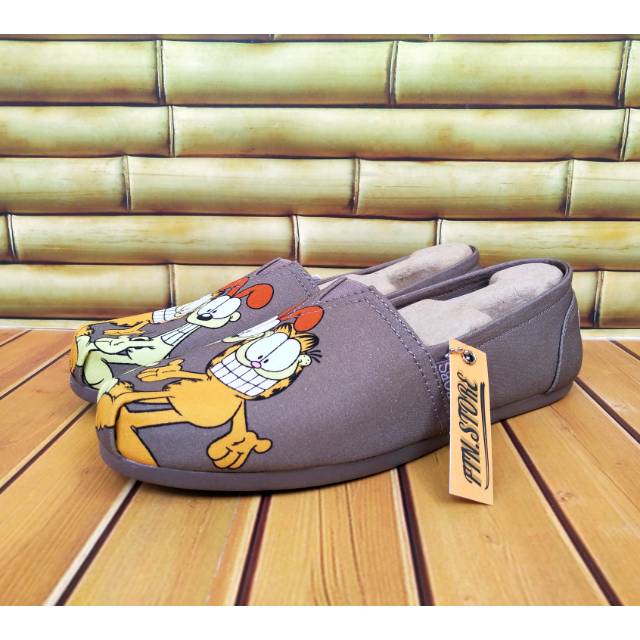 SEPATU SKECHERS BOBS PLUSH DARK TAUPE GARFIELD (32625)