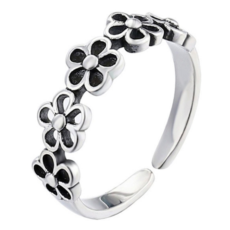 Cincin Model Terbuka Bahan Metal Warna Silver Desain Bunga Hitam Gaya Antik Adjustable Untuk Wanita