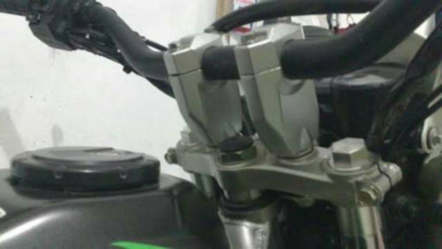 Raiser Dudukan Stang KLX BF Original