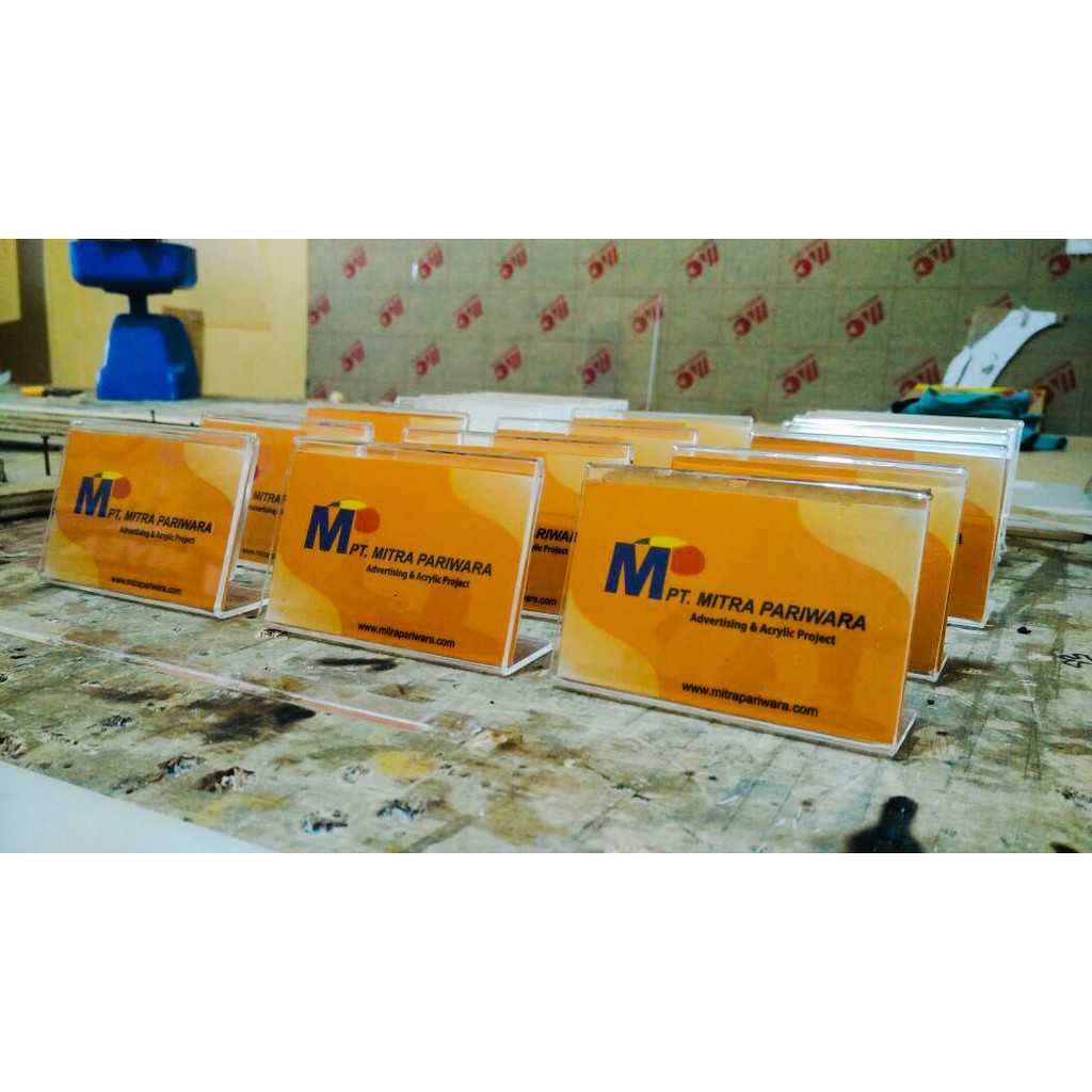 

id card holder akrilik stand / name tag meja