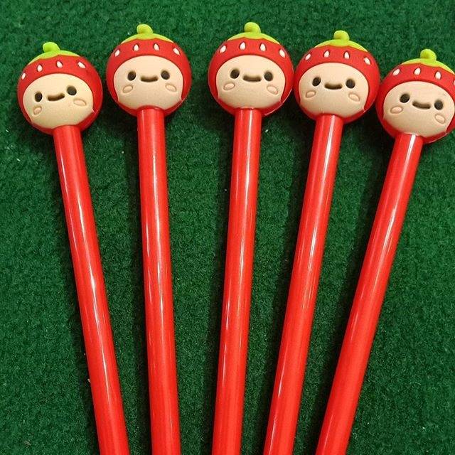 

Pena strawberry stroberi oke