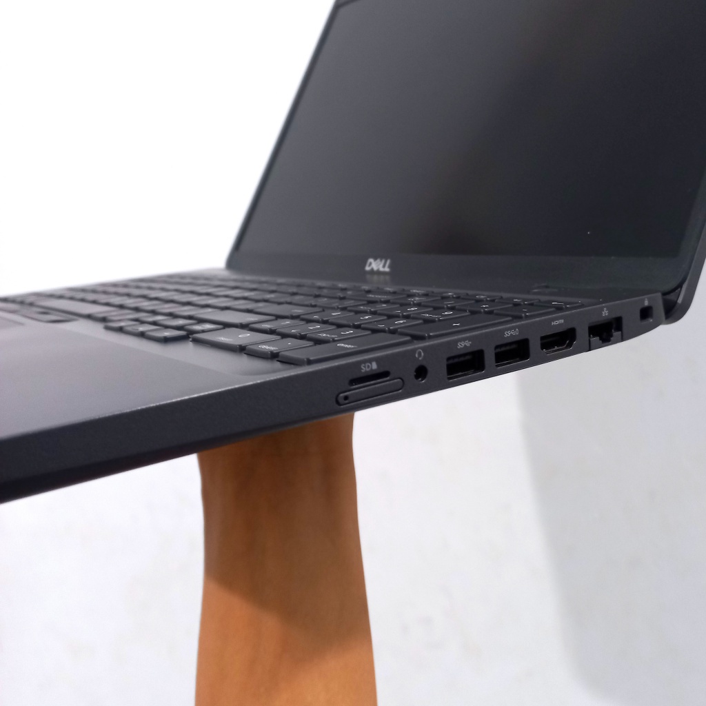 Dell Latitude 5500 Core i5 8th Gen ORI Full HD RAM 32GB SSD