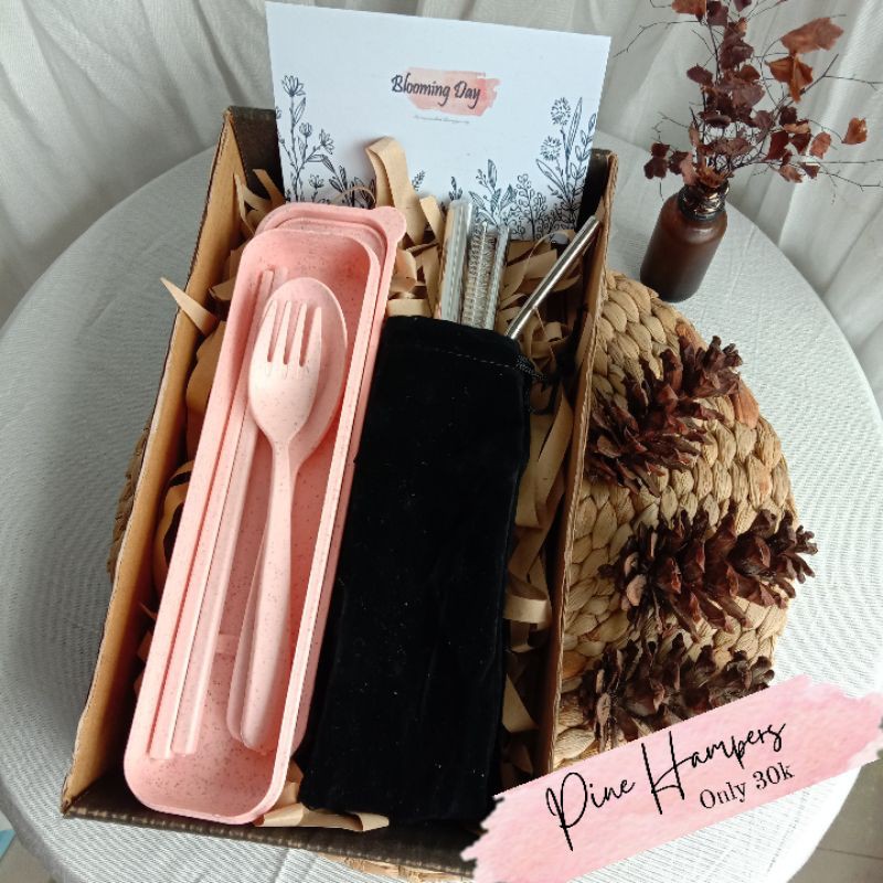 KADO PERALATAN MAKAN/GIFT BOX/HAMPERS WISUDA