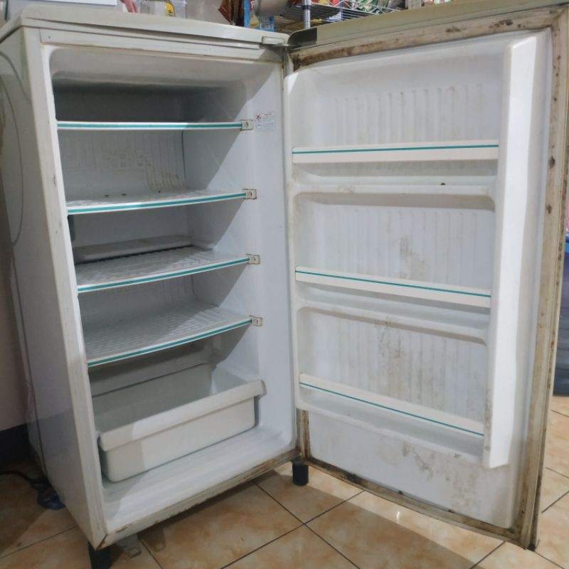 Freezer Toshiba 4 rak