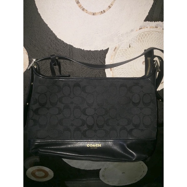 preloved coach sling bag (authentic)
