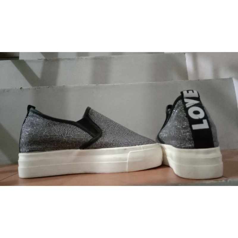 preloved sepatu wanita insol 6 cm /sepatu hnm/bershka/wedges tinggi/sol tinggi/adidas/uniqlo