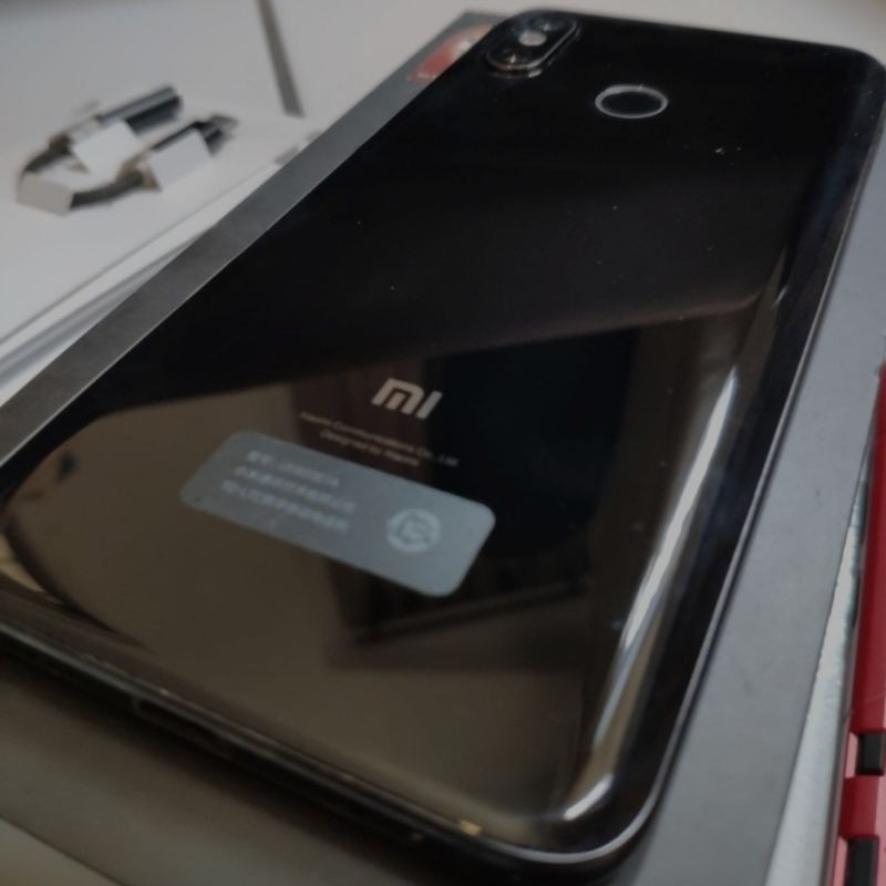 Xiaomi mi 8 RAM 6/128GB black Snapdragon 845