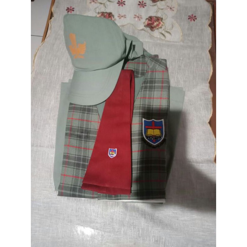 seragam sekolah SMA BPK PENABUR lengkap ( satuan)/ topi upacara/ rompi kotak/ rok kulot/ dll