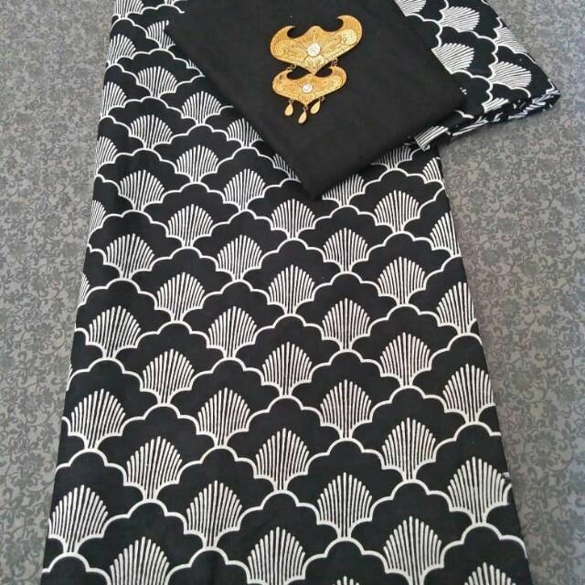 Kain batik printing jarik sogan hitam manis batik HT batik monokrom monochrome hitam putih sisik