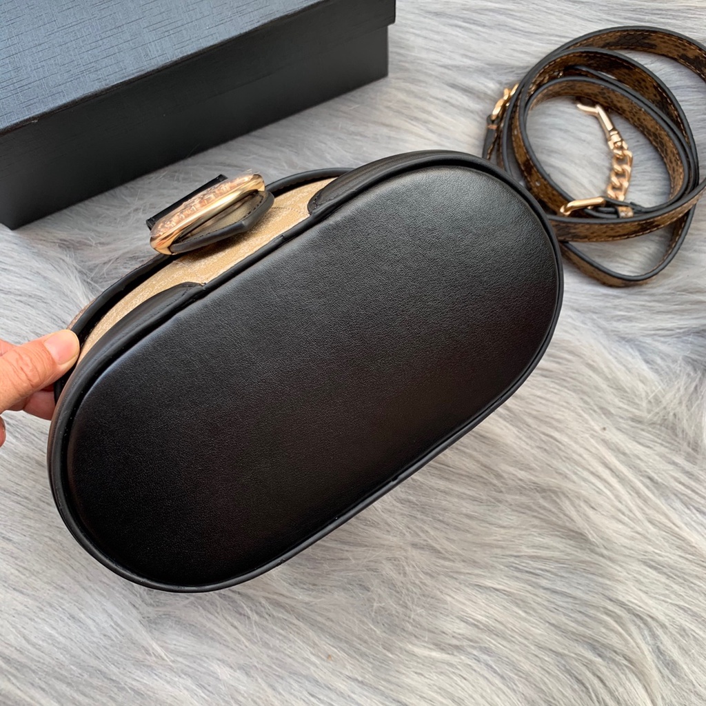 TAS WANITA CROSSBODY GEORGIE GEM CROSSBODY BAG IN BLOCKED SIGNATURE CANVAS 5504