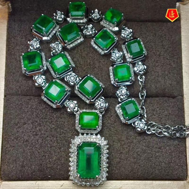 [Ready Stock]Luxury Square Emerald Pendant Necklace Elegant Fashion