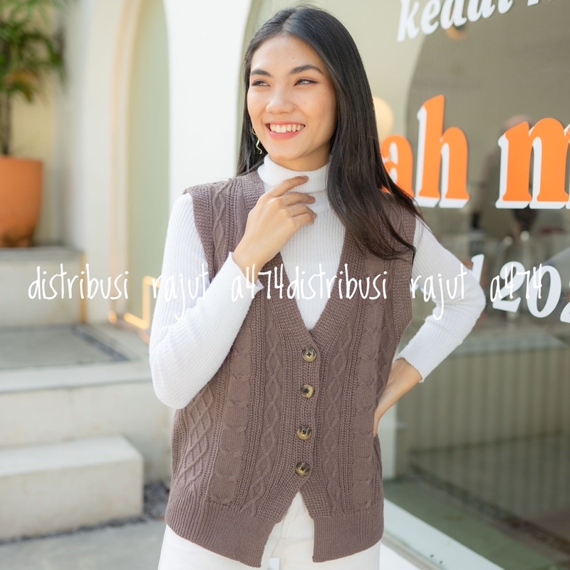 Vest Cable Kancing  Tebal  Shabby Rajut Wanita