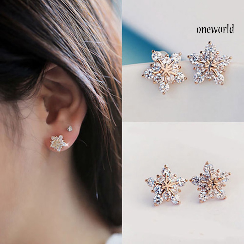 OW@ 1 Pair Earings Stud Delicate Elegant Snowflake Shaped Ear Studs for Party