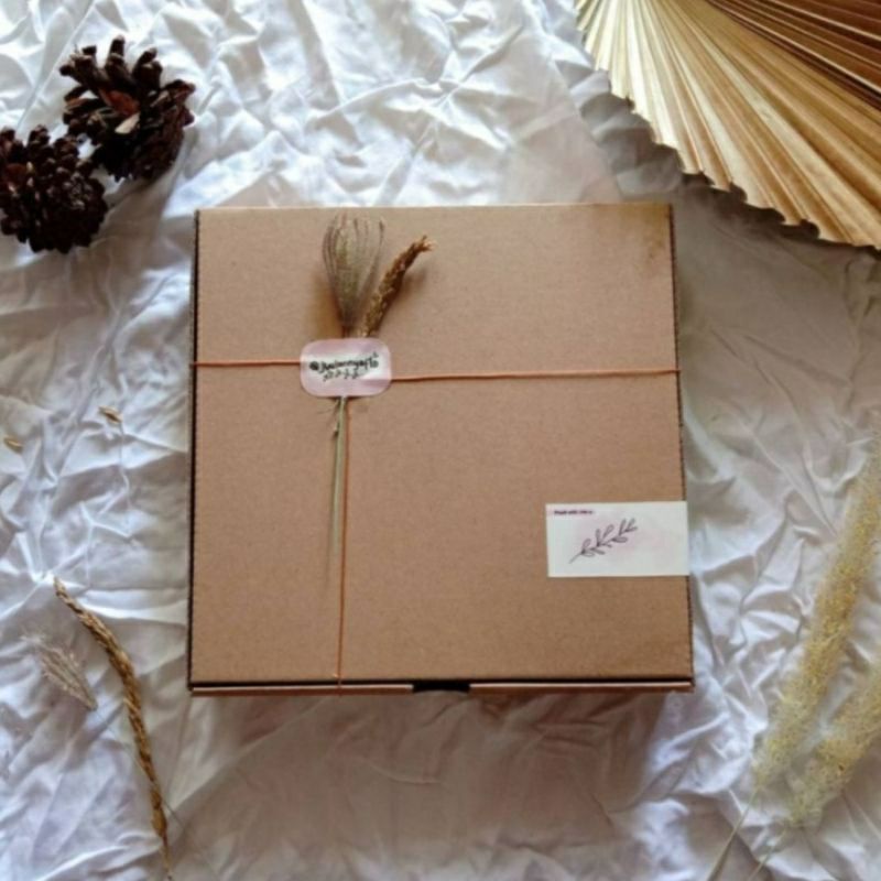 

TAMBAHAN PACKING KARDUS AESTETIC