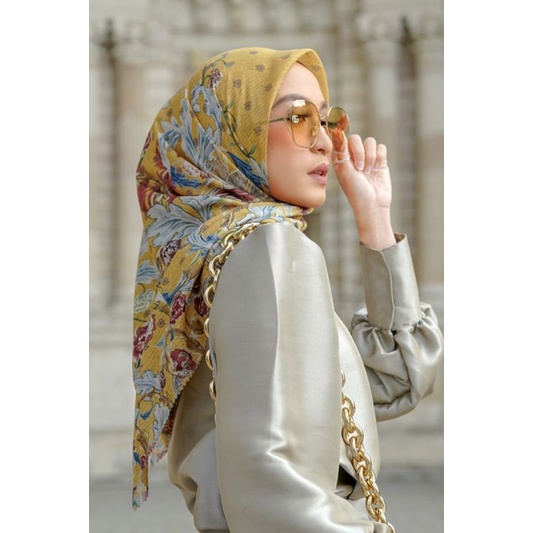 Buttonscarves Royale Yellow
