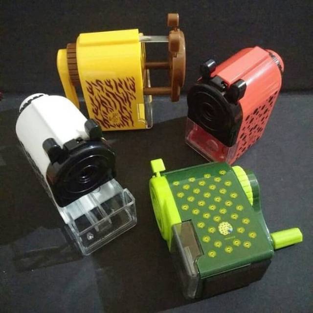 

Rautan Serutan Putar Meja Joyko Motif Animal A-130