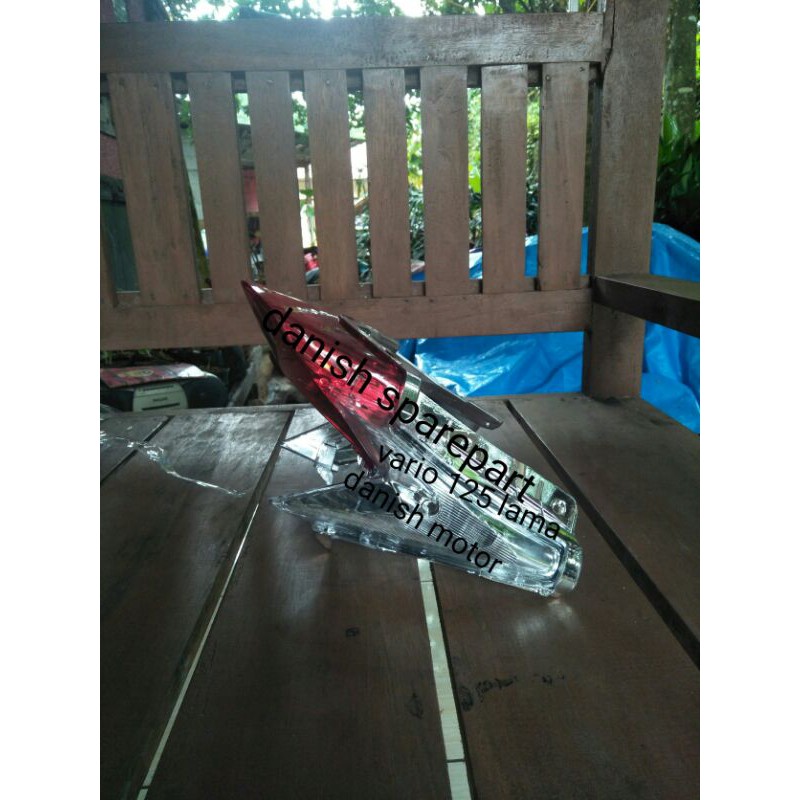 lampu belakang vario 125 fi lama / lampu stop honda vario 125 lama / reflektor vario 125