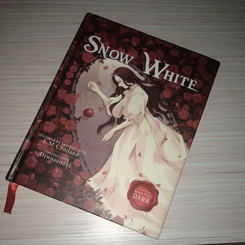 (Preloved) Snow White L.M. Cendana