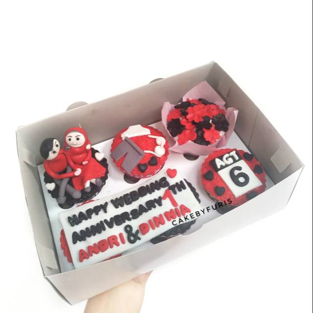 

Cupcake Custom isi 6 pcs - Cupcake Tangerang