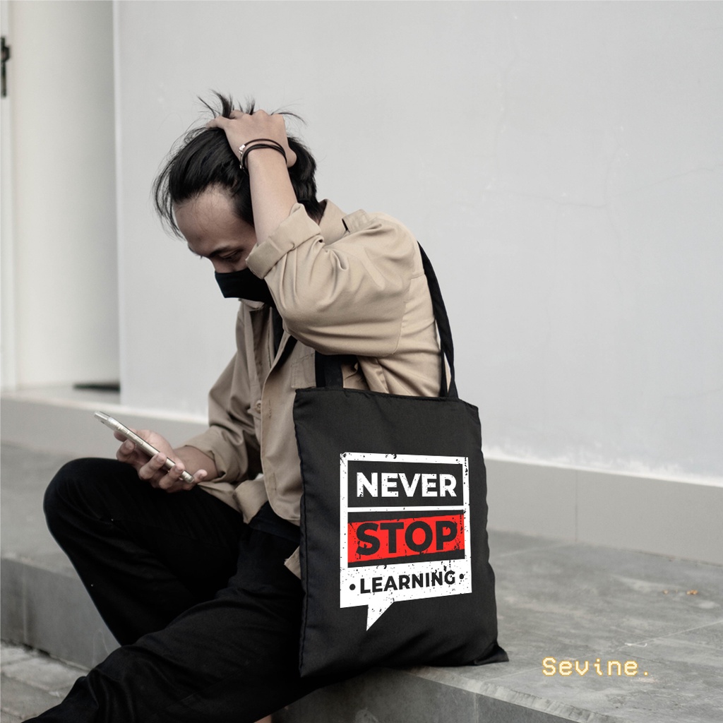 Sevine Totebag Tas Wanita Tote Bag Resleting Typography Black Series Hitam - BTB3