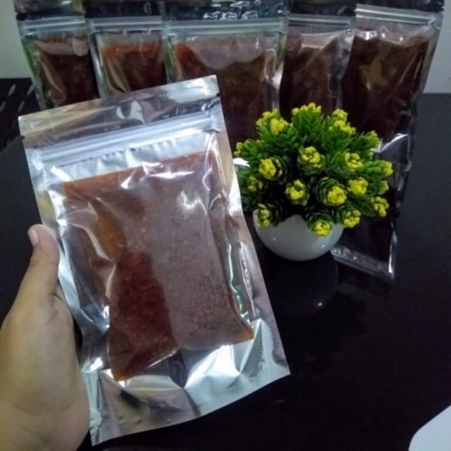 

Sambel Baby Cumi attayeb di jamin Halal Fresh Enak Tanpa Pengawet , MSG