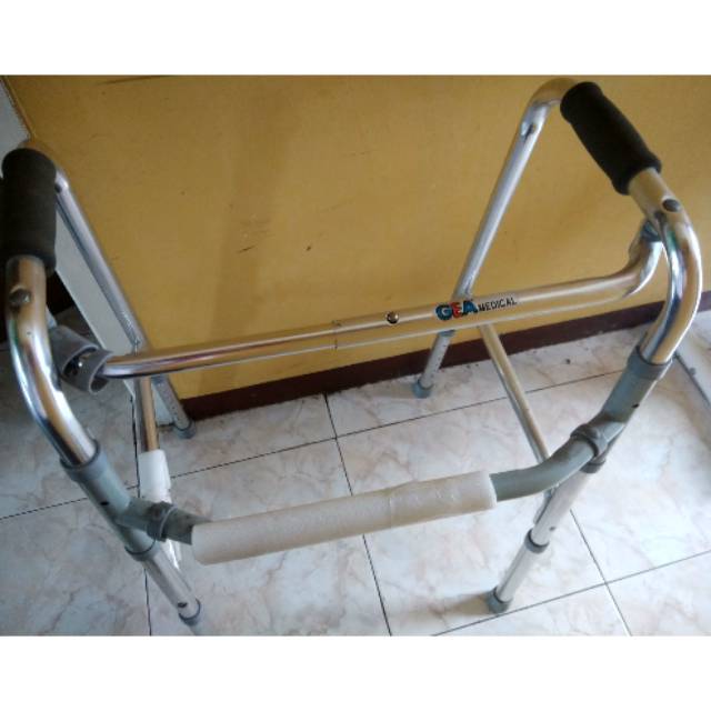 GEA MEDICAL WALKER