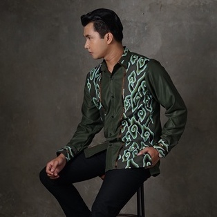 Baju Kemeja Batik Pria Lengan Panjang Modern Premium Warna Army  Kombinasi Mega Mendung Untuk Cowok 