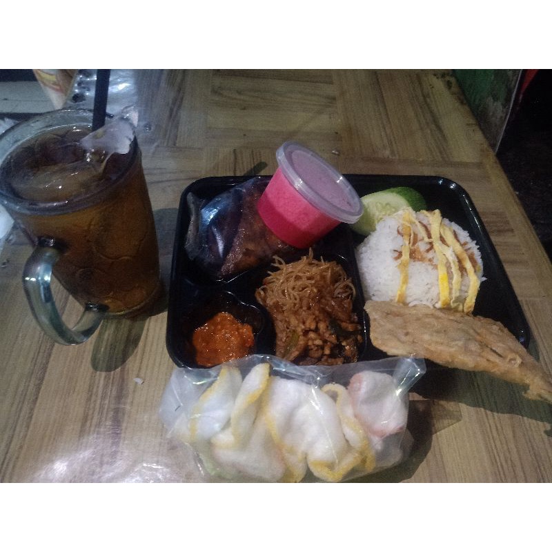 Nasi Uduk (Komplit II). Nasi Uduk Asli Jawa Tengah.