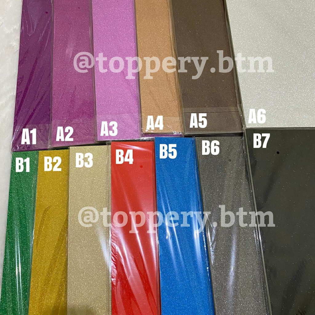 

KERTAS KARTON GLITER A3 VARIAN WARNA KETEBALAN 250 GSM