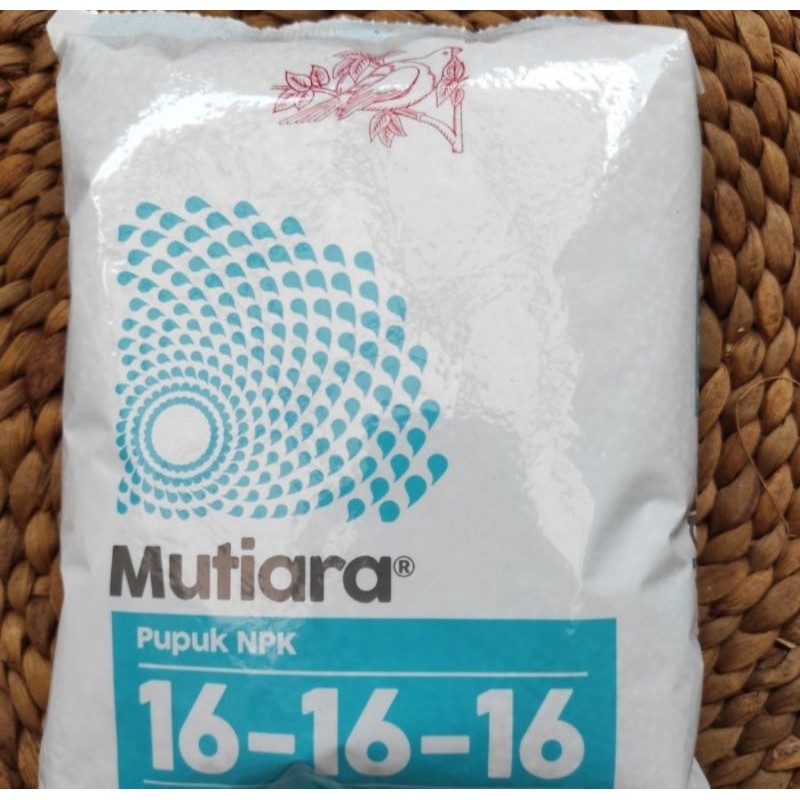 Pupuk NPK Mutiara 16-16-16 Meroke / Pupuk NPK 1 kg