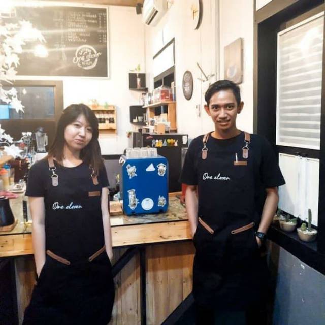 Apron Barista Celemek Cafe Apron Barbershop Celemek Cukur Rambut Crossback X Strep Synthetic Leather Include Bordir