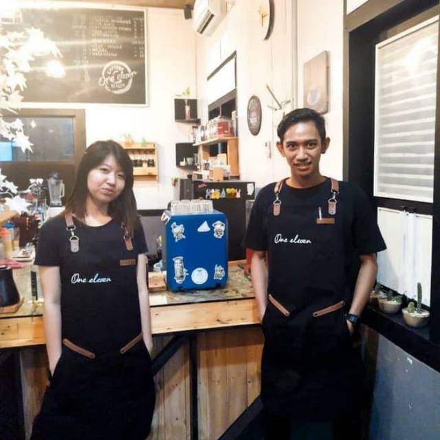 apron barista celemek cafe apron barbershop celemek cukur rambut black denim crossback strep synthetic leather for barista barber etc include bordir