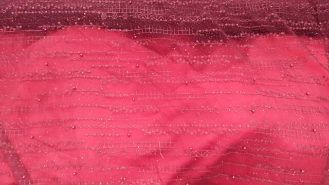 Tile salur mutiara