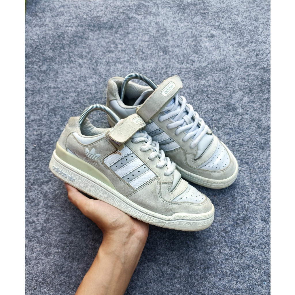 Adidas forum low second