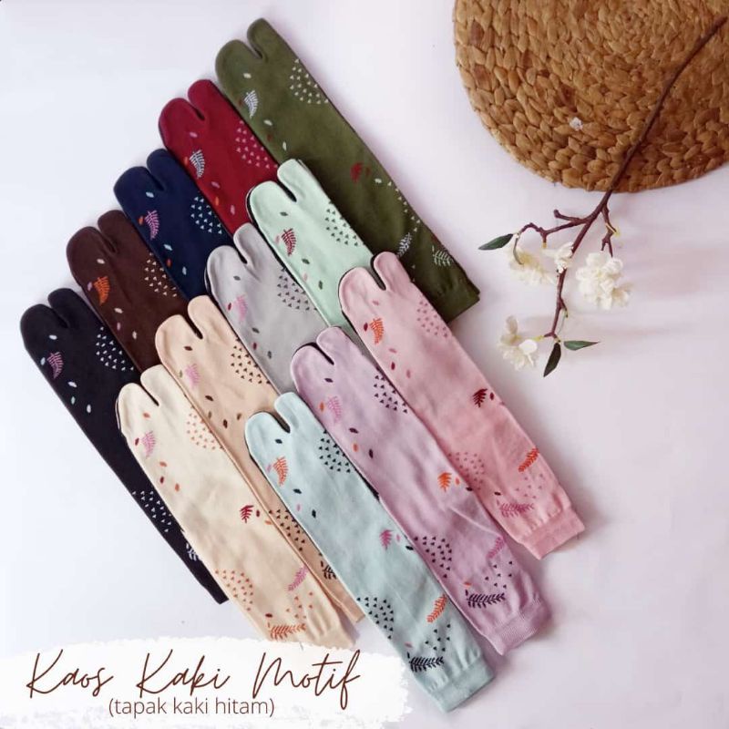 kaos kaki muslimah lusinan