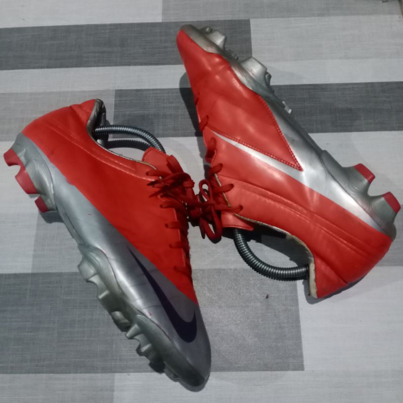 sepatu bola bekas second original