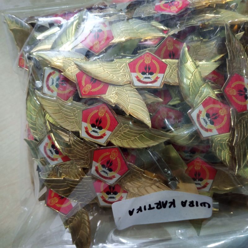 Wing saka Wira Kartika100 biji kuningan